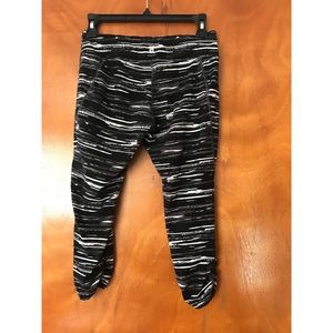 Soybu capri workout leggings